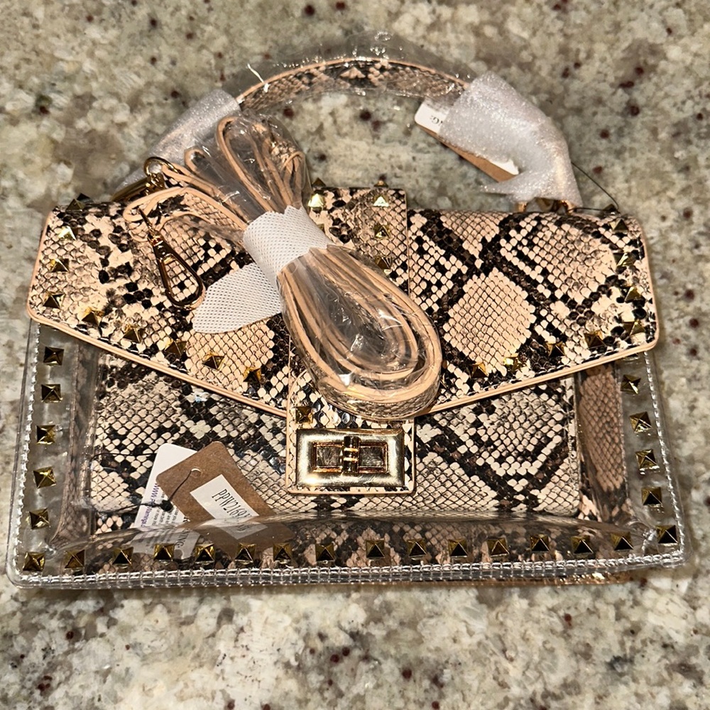 Beige Snake Stud